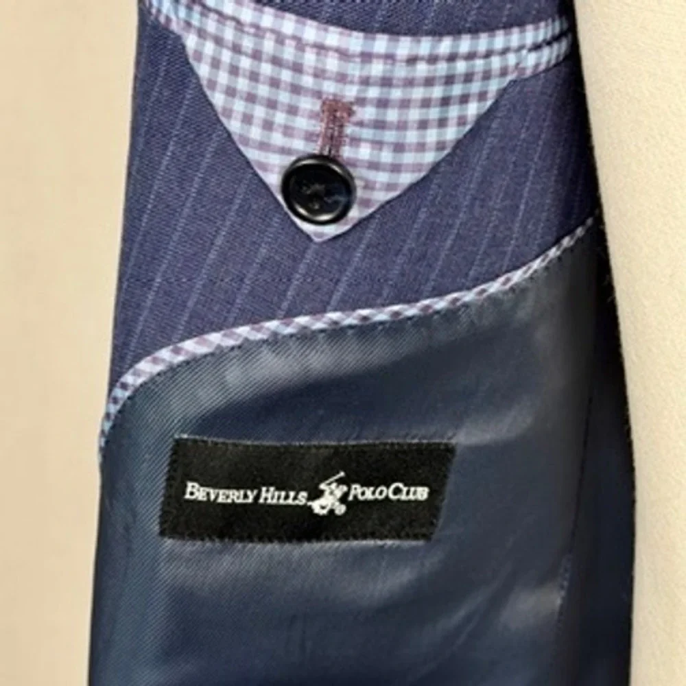 Beverly Hills Polo Club Mens‎ 42R, 36W Blue Pinstripe Suit Classic Business Wool